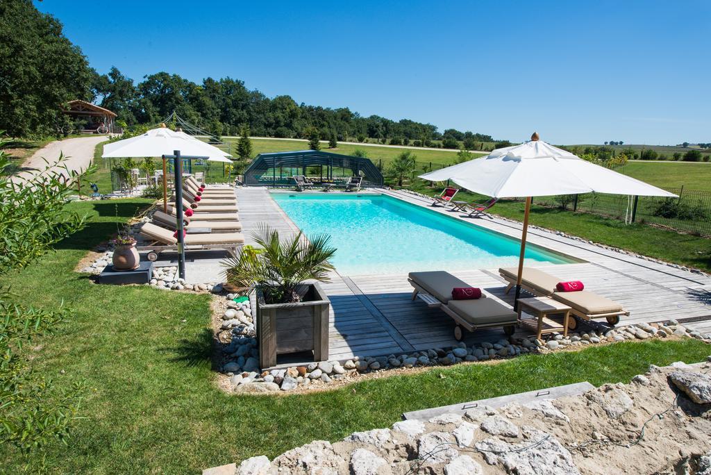 Chambres D'Hotes Domaine De Nazere Avezan Exterior foto